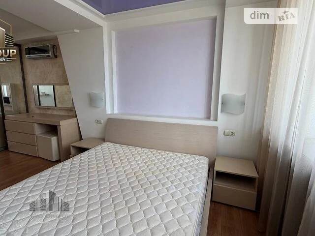 Продаж 5к квартири 208 кв. м на вул. Срібнокільська • ID 346