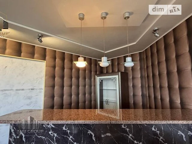 Продаж 5к квартири 208 кв. м на вул. Срібнокільська • ID 346