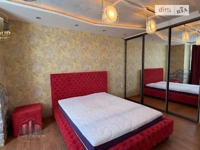 Продаж 5к квартири 208 кв. м на вул. Срібнокільська • ID 346