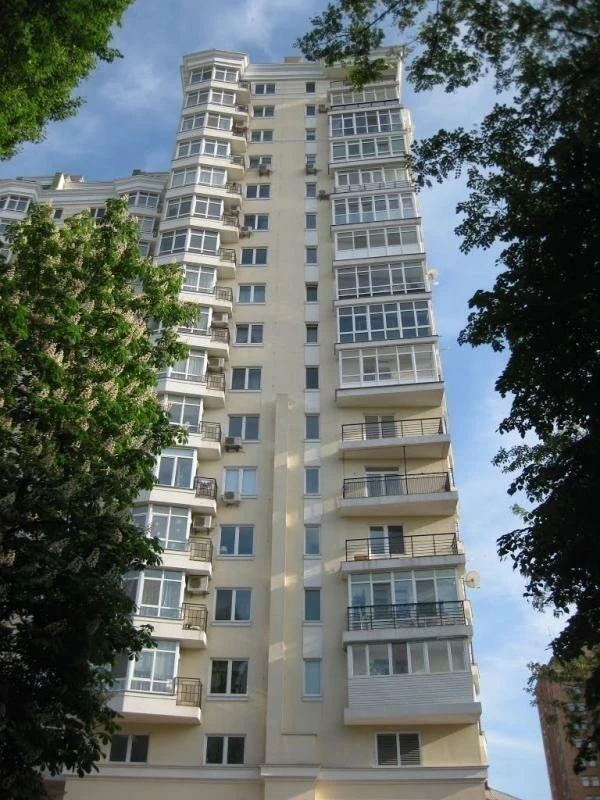 Оренда 3-кімнатної квартири 120 м², Січових Стрільців вул.,