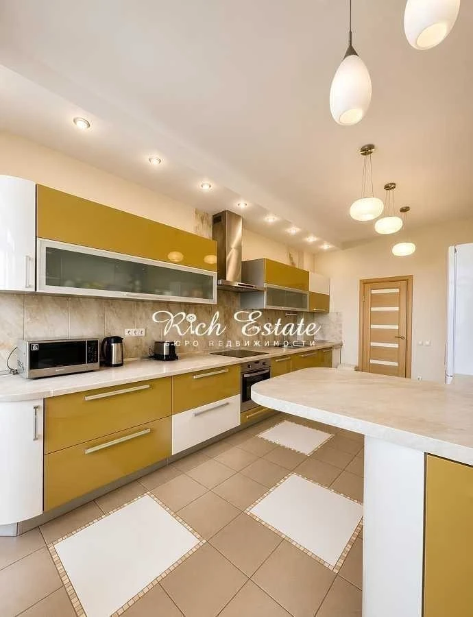 Оренда 3-кімнатної квартири 120 м², Січових Стрільців вул.,
