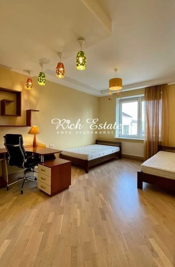 Оренда 3-кімнатної квартири 120 м², Січових Стрільців вул.,