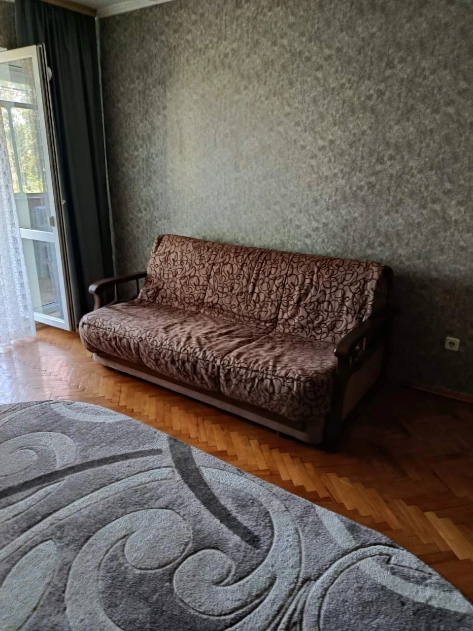 Оренда 3-кімнатної квартири 75 м², Йорданська вул., 9Є