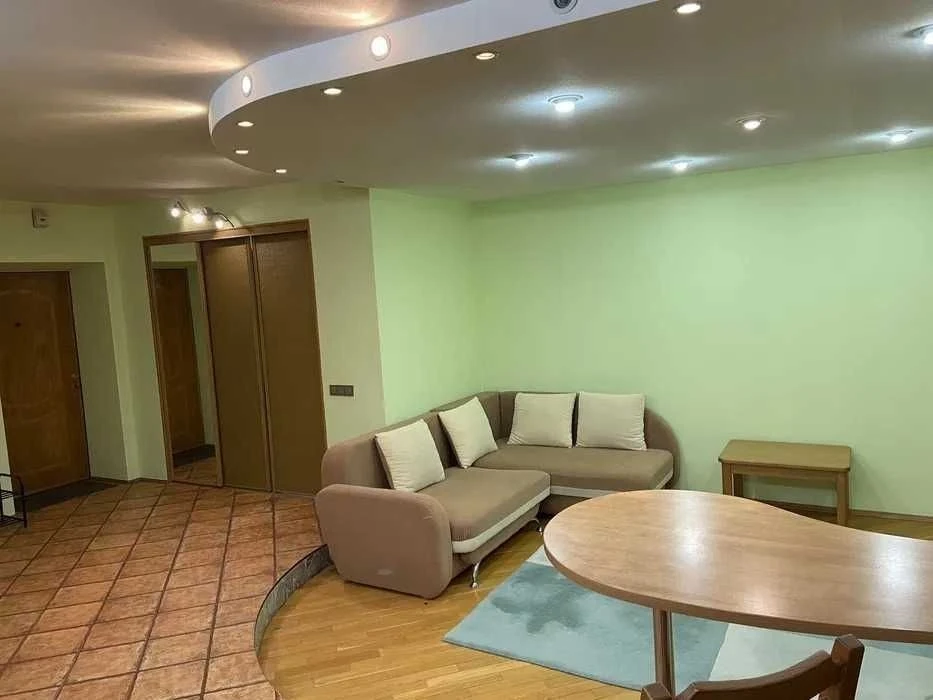 Оренда 1 кімнатної квартири за адресою: Васильківська 18, Го