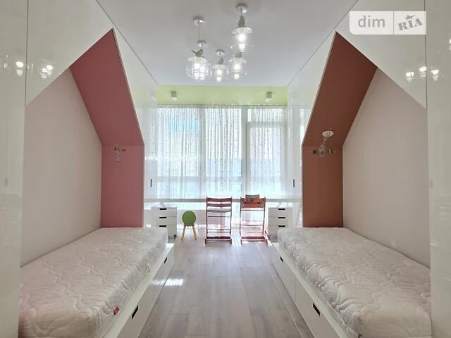 Довготривала оренда 3к квартири на вул. Предславинська 53 •