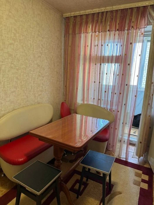 1к. вул. Полярна 8 Є. Меблі, техніка.