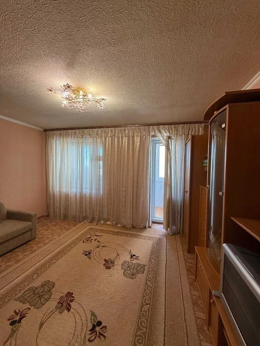 1к. вул. Полярна 8 Є. Меблі, техніка.