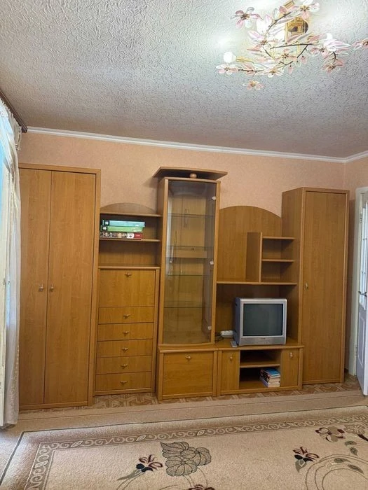 1к. вул. Полярна 8 Є. Меблі, техніка.