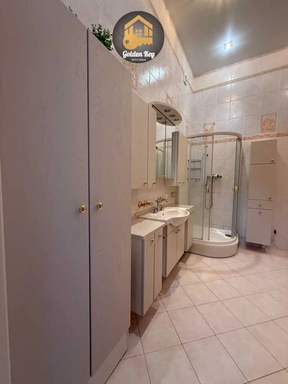 Оренда 5-кімнатної квартири 250 м², Академіка Богомольця вул