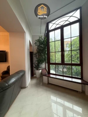 Оренда 5-кімнатної квартири 250 м², Академіка Богомольця вул