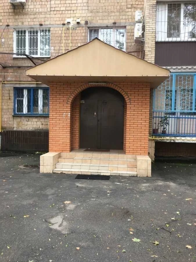 Оренда 1-кімнатної квартири 25 м², Соборності просп., 5Б