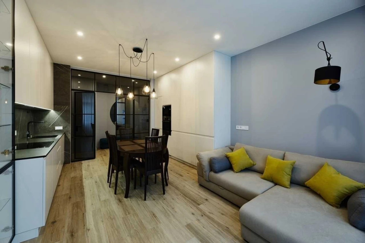 Оренда 3-кімнатної квартири 90 м², Саперне Поле вул., 3