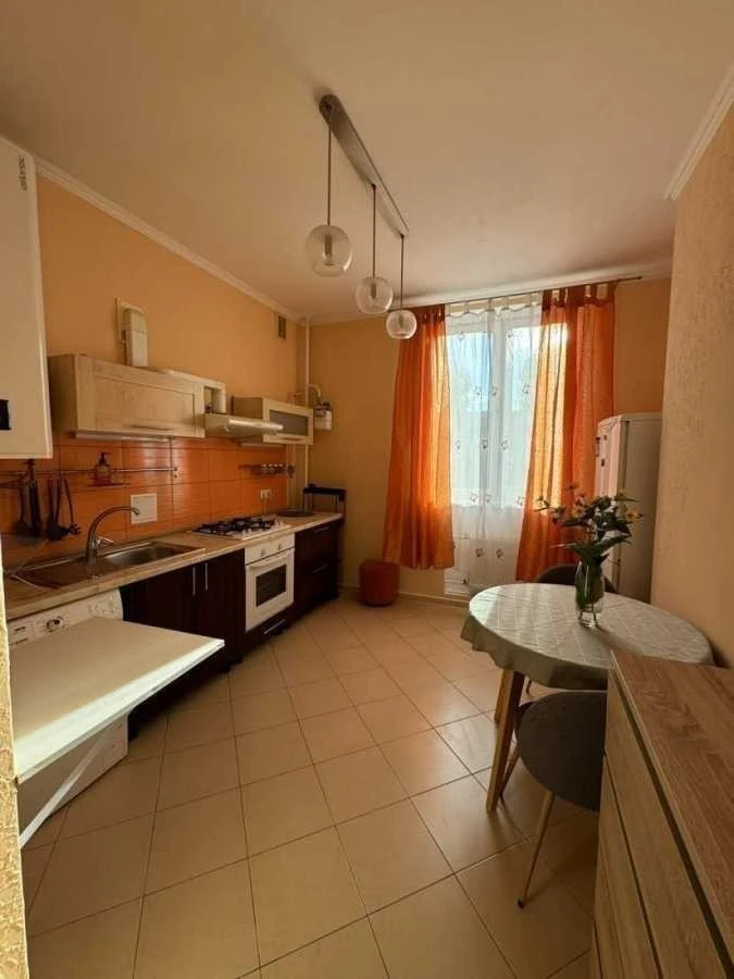 Оренда 1-кімнатної квартири 47 м², Олександра Довженка вул.,