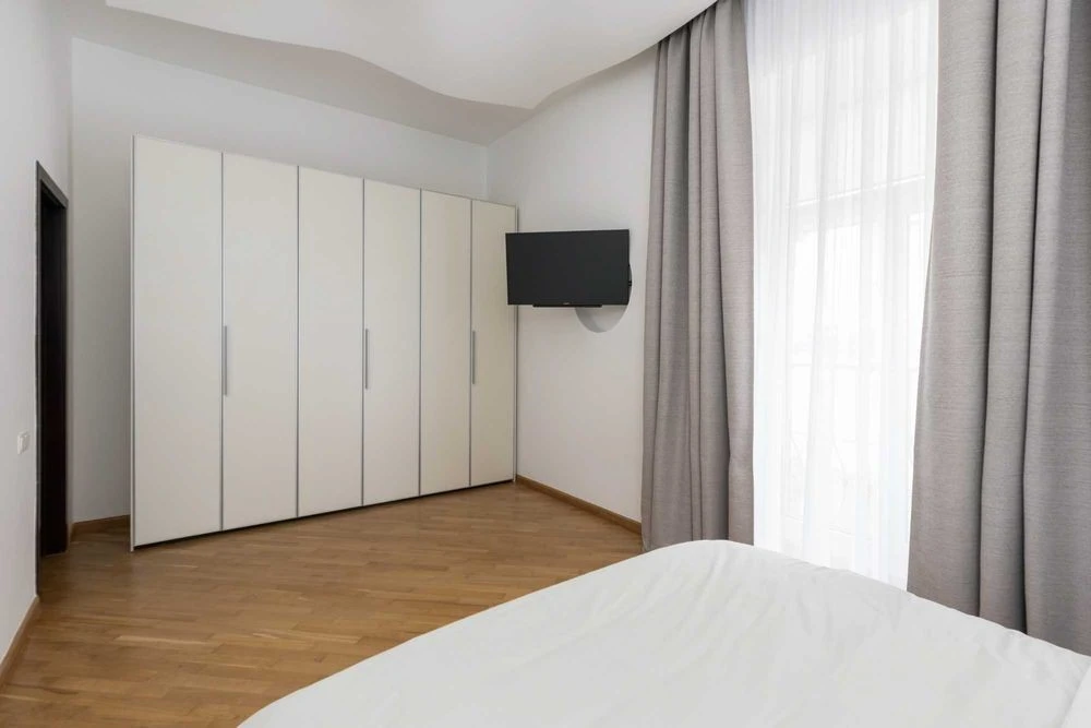Оренда, Круглоуніверситетська 6, 3 кімнати, 120м, Хрещатик,