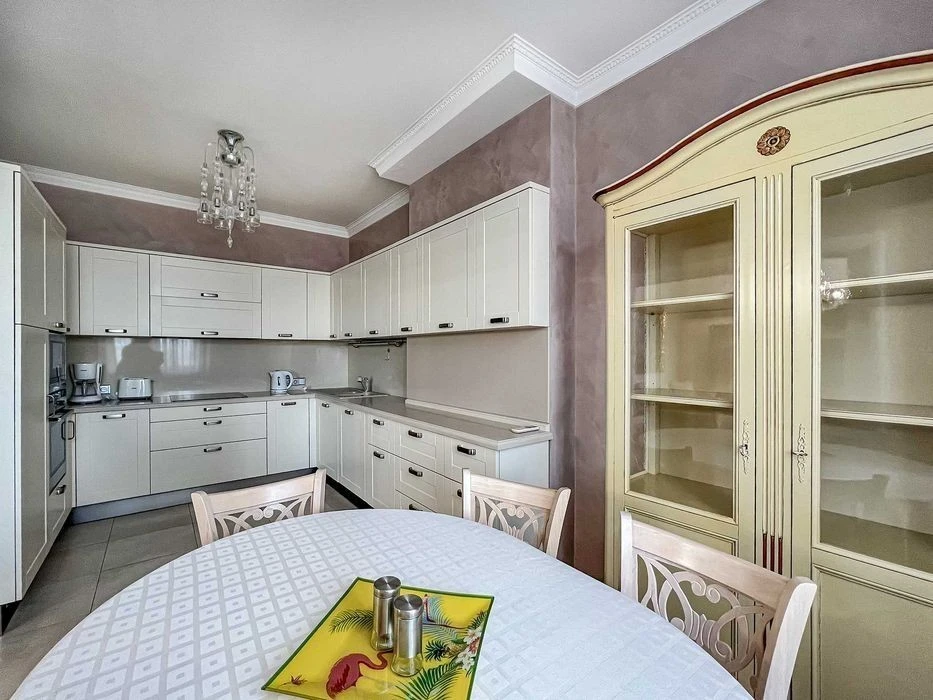 Оренда бульв. Тараса Шевченка 11а, 3 кімнати, 100 м², Театра