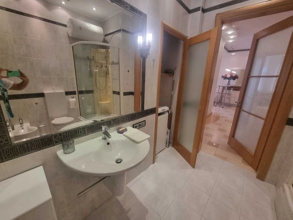 комісія 25% Генератор, здам 3 кім кв. вул. Ковпака 17 метро