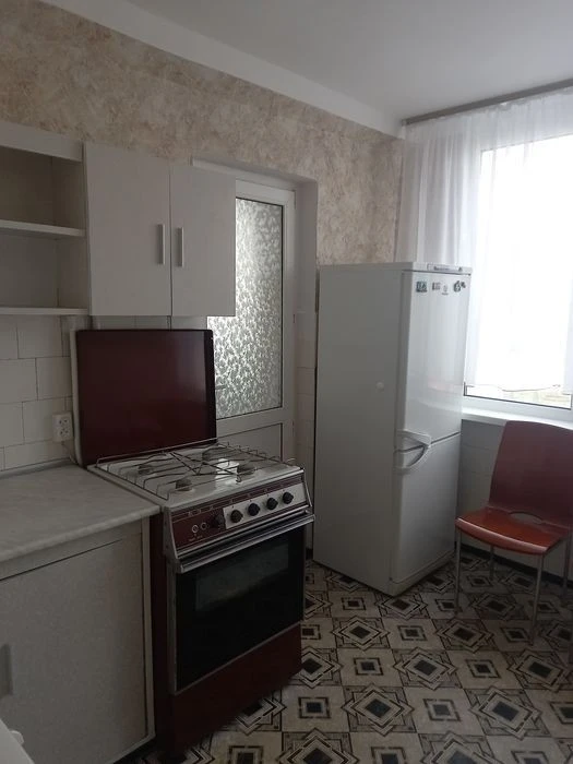 Здам 2 кім. Дарницька площа, вул. Харківське шосе 2