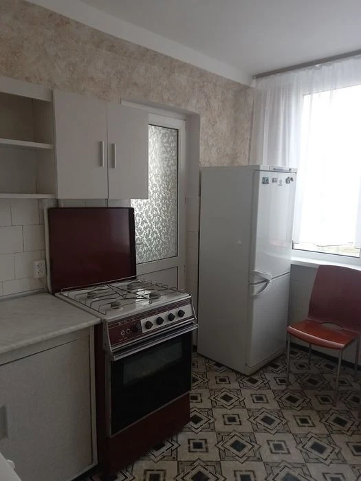Здам 2 кім. Дарницька площа, вул. Харківське шосе 2