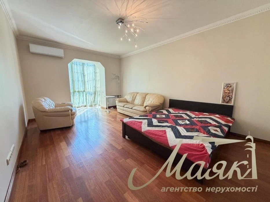 Без комісії/Оренда 3-кімнатної квартири 90 м² на Микільсько-