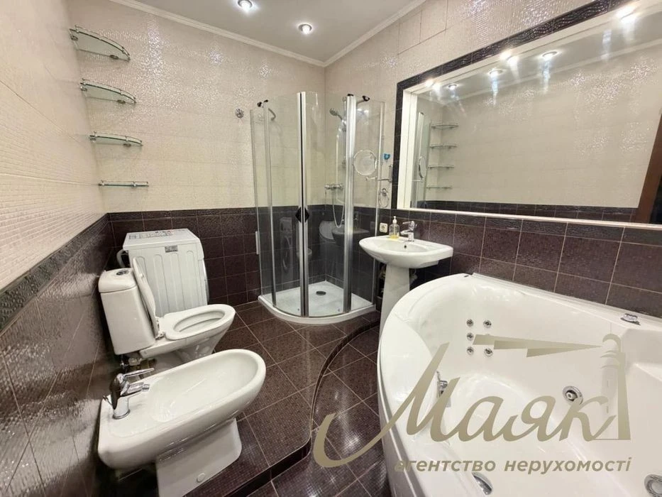 Без комісії/Оренда 3-кімнатної квартири 90 м² на Микільсько-
