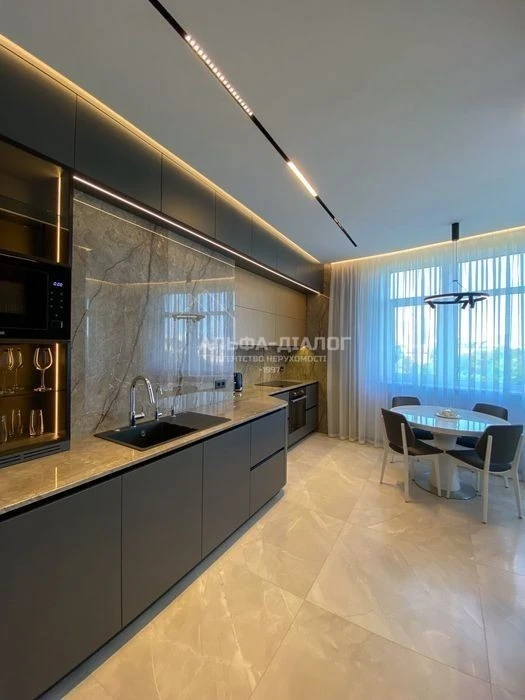 ПЕРША ЗДАЧА! 128 м² Дизайнерська квартира з панорамним видом