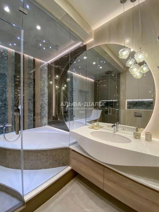 ПЕРША ЗДАЧА! 128 м² Дизайнерська квартира з панорамним видом