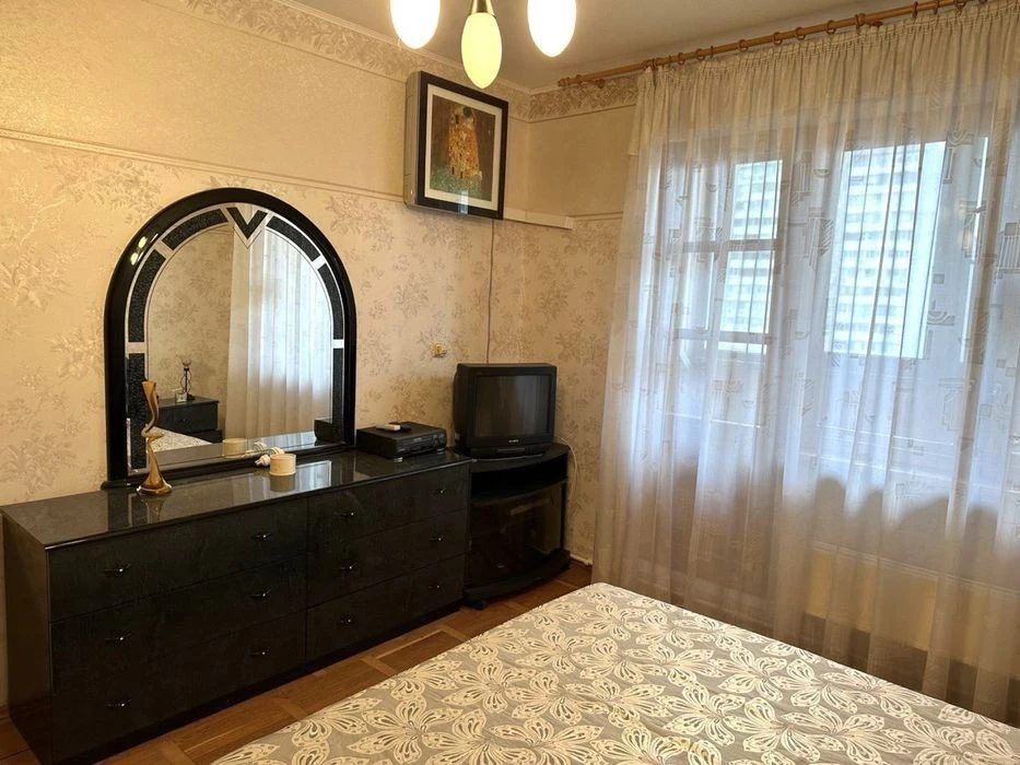 3-кімн, 80 м, Метро Позняки, вул. Бориса Гмирі 5, ГАЗ