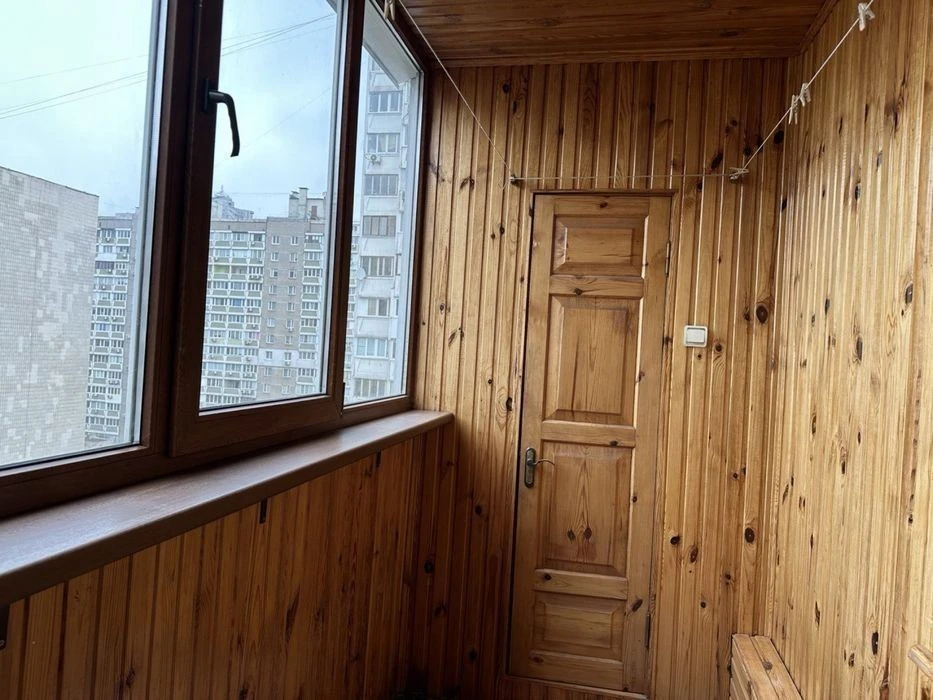 3-кімн, 80 м, Метро Позняки, вул. Бориса Гмирі 5, ГАЗ