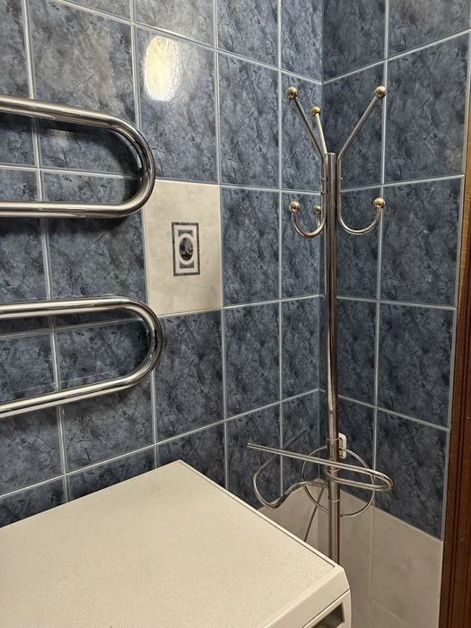 3-кімн, 80 м, Метро Позняки, вул. Бориса Гмирі 5, ГАЗ