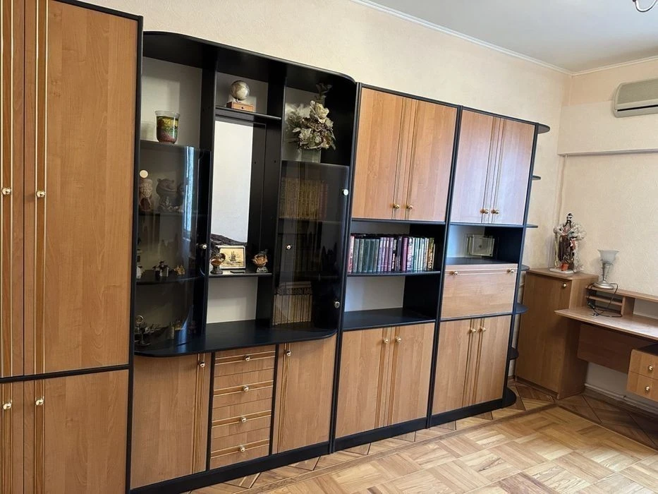 3-кімн, 80 м, Метро Позняки, вул. Бориса Гмирі 5, ГАЗ