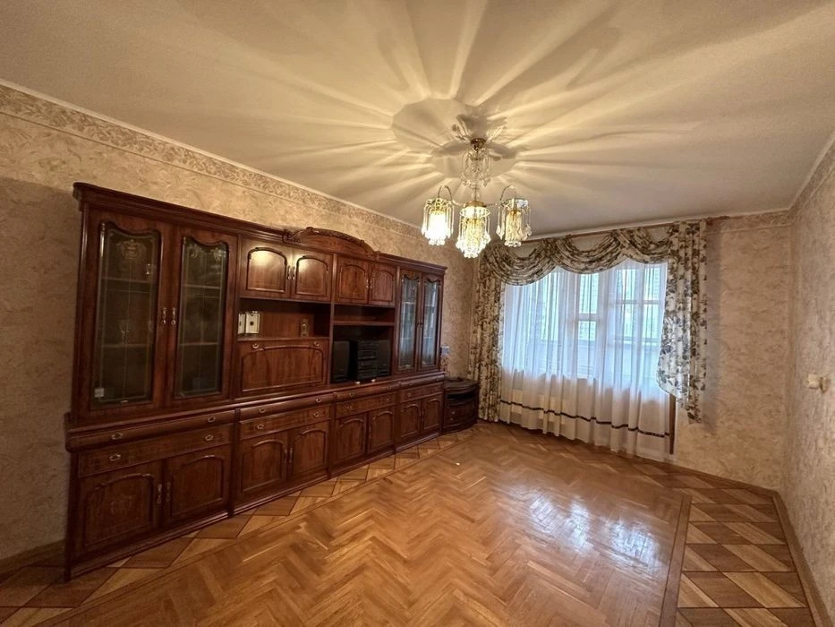 3-кімн, 80 м, Метро Позняки, вул. Бориса Гмирі 5, ГАЗ