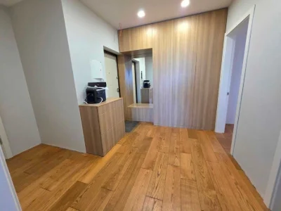 3 кімнатна квартира + паркомісце у паркінгу, Донця 2а