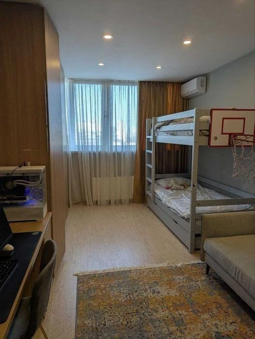 3 кімнатна квартира + паркомісце у паркінгу, Донця 2а