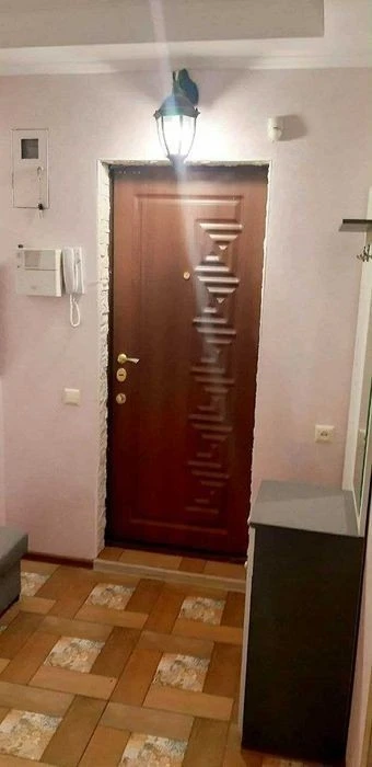 Квартира недорого від власника. Метро «Лівобережна»