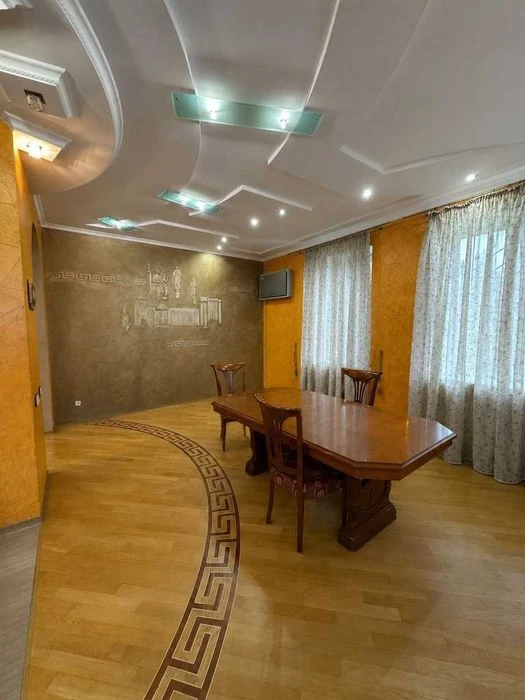 ‼️Половки‼️ Шикарний цегляний будинок, 270 м², 5 кімнат, 14