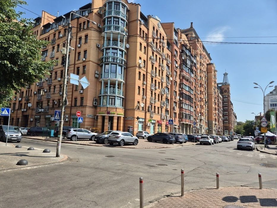 Оренда 3к квартира ЖК Введенський Гусовського 15