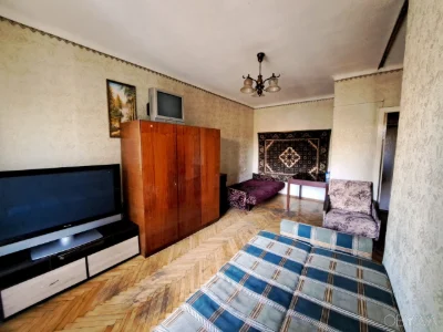 Здам однокімнатну квартиру на Дарницькій площі без посередни