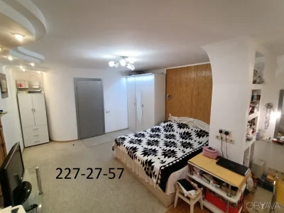 2-х комн. кв. 78 м2, 2 этаж, Дарницкий бульвар, метро Дарниц