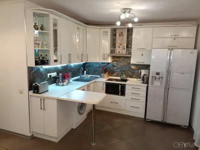 2-х комн. кв. 78 м2, 2 этаж, Дарницкий бульвар, метро Дарниц