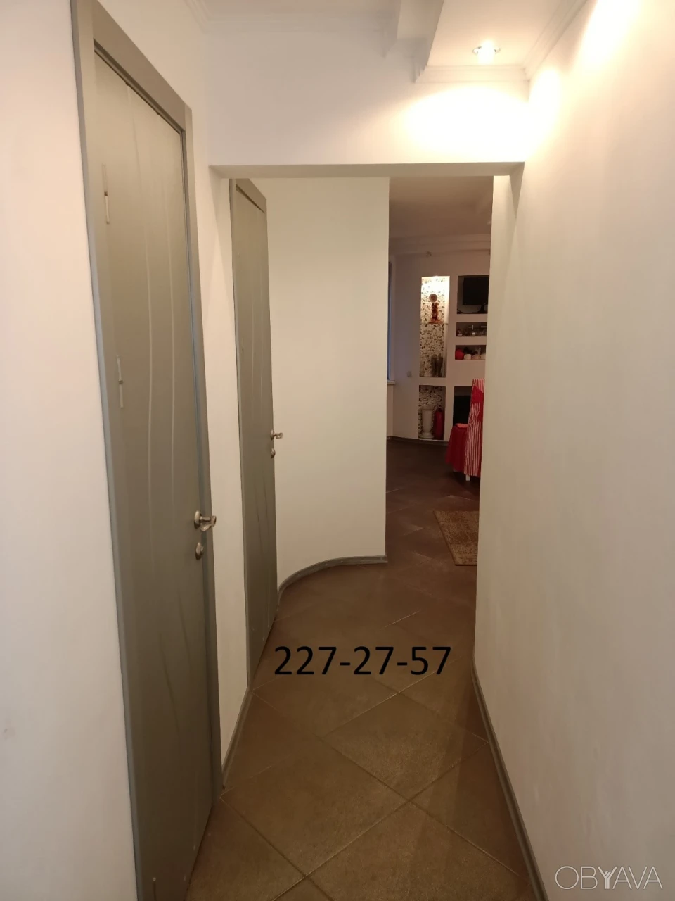 2-х комн. кв. 78 м2, 2 этаж, Дарницкий бульвар, метро Дарниц