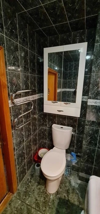 Здається 2-кімнатна квартира на Райдужному масиві.