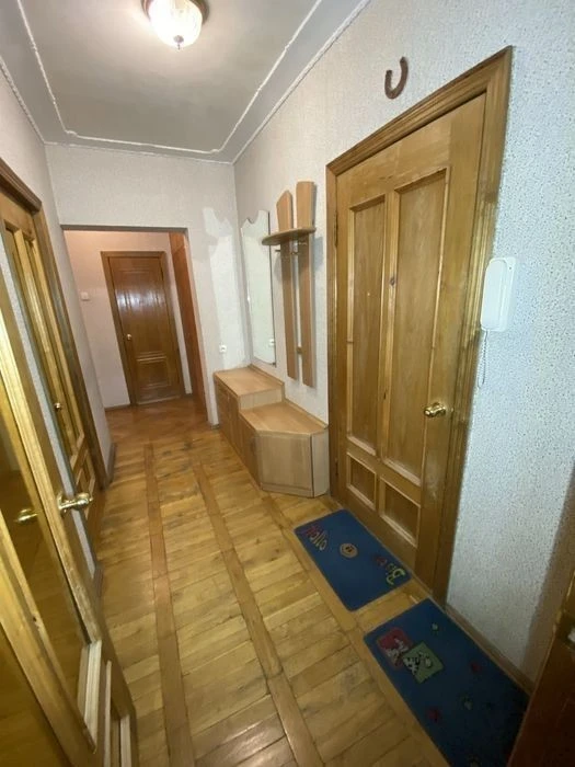 Оренда затишної 2-кімнатної квартири на початку Троєщини - в