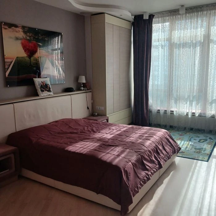 Простора 120кв. м. 2 спальні + кухня студія, 4 поверх, Верхо