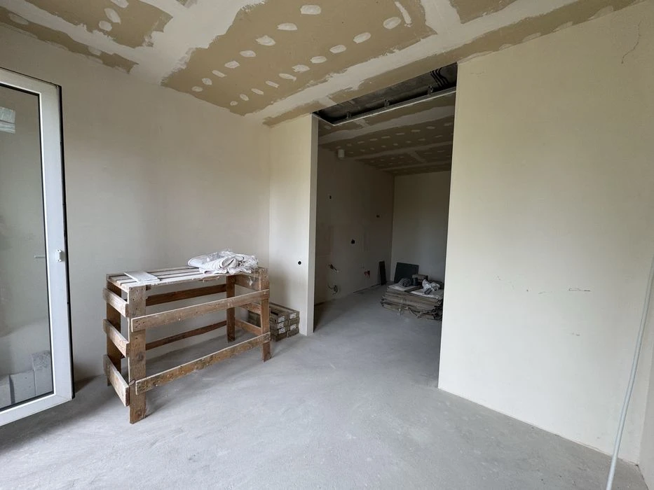 ЖК "Золотой столбы" | 36 м² | Балкон | 40% ремонта готово.