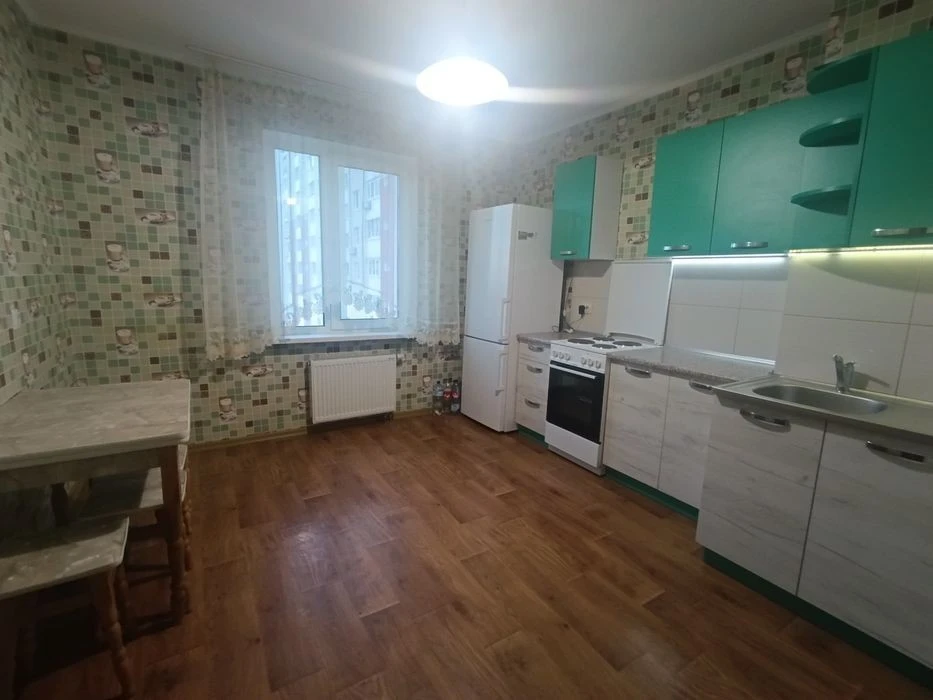 Данченка 3, ЖК Крістер Град, Ретровіль