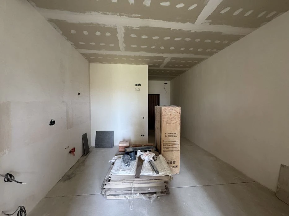 ЖК "Золотой столбы" | 36 м² | Балкон | 40% ремонта готово.