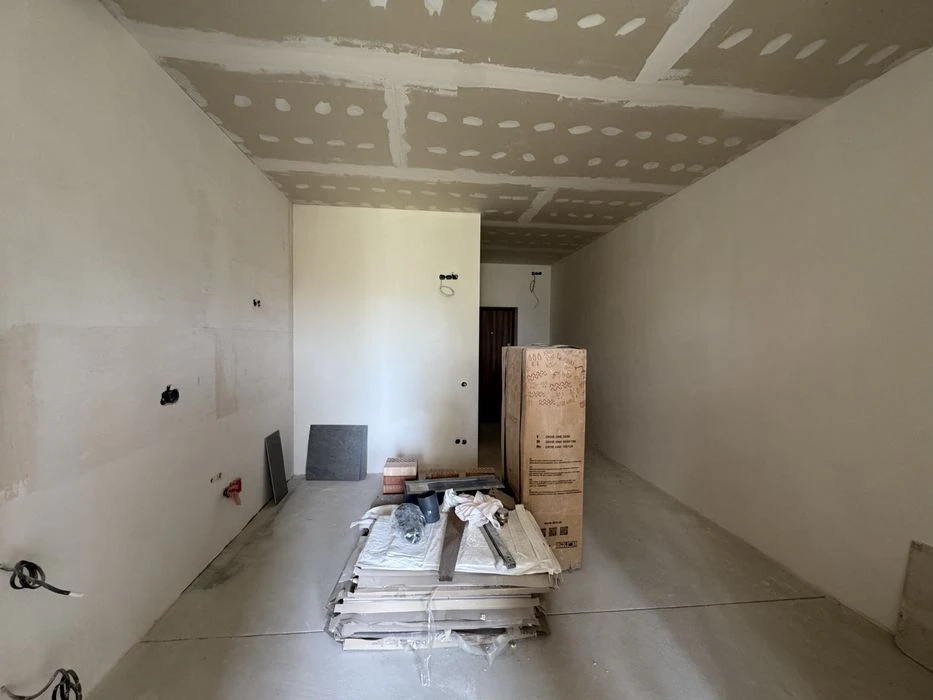 ЖК "Золотой столбы" | 36 м² | Балкон | 40% ремонта готово.