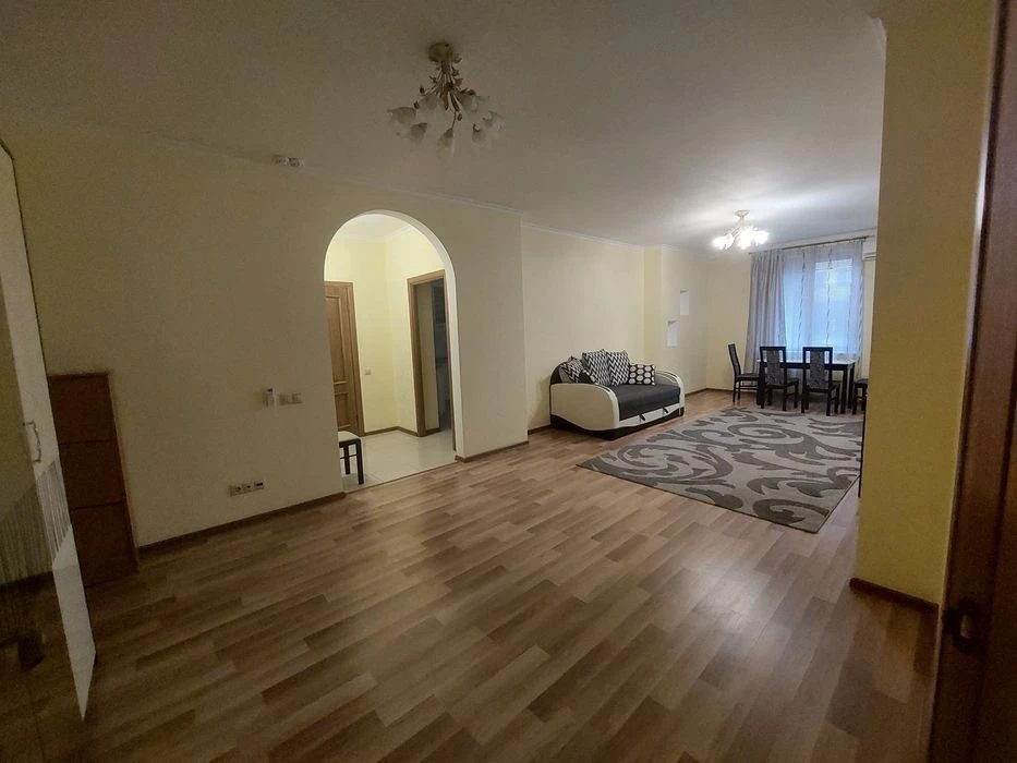 Сдам 3 комн. квартиру Дмитриевская, 75