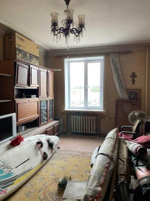 I will sell a three-room apartment in the Center