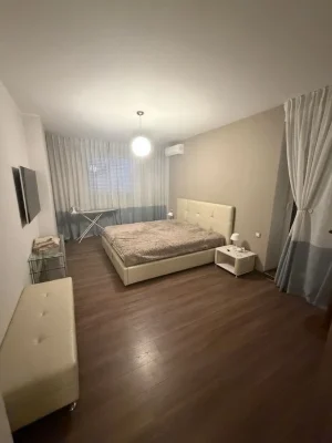 Київ, Шевченківський район, вул. Дмитрівська 75, довгостроко